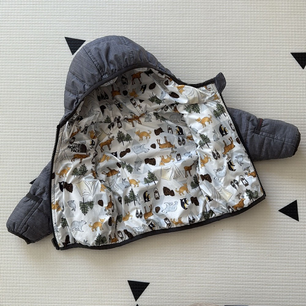 The North Face Perrito Reversible Hooded Jacket Gray Woodland Animals 3-6 Months - Picture 5 of 8
